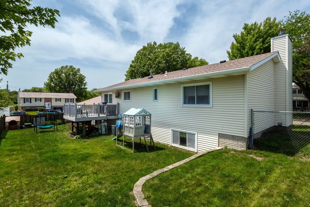 305 S 8th Street, Eldridge, IA 52748