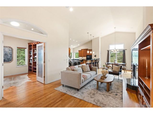 2425 Mesa Crest Grv, Colorado Springs, CO 80904