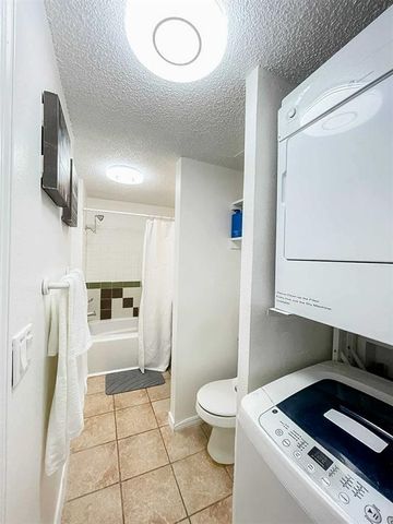 6030 NW Expressway Street D, Oklahoma City, OK 73132