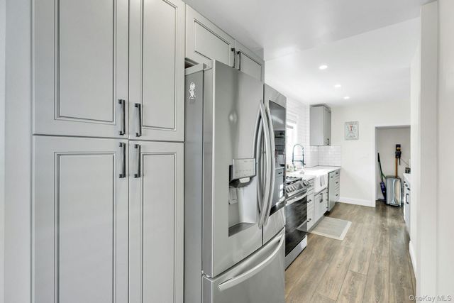 92-13 245th Street, Floral Park, NY 11001