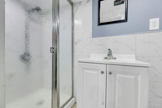 92-13 245th Street, Floral Park, NY 11001