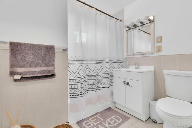 92-13 245th Street, Floral Park, NY 11001