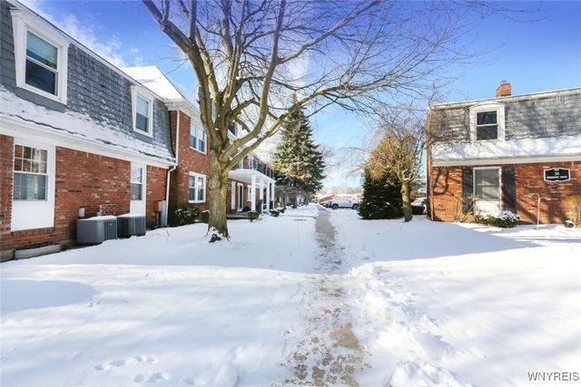 1380 Maple Road 8, Amherst, NY 14221