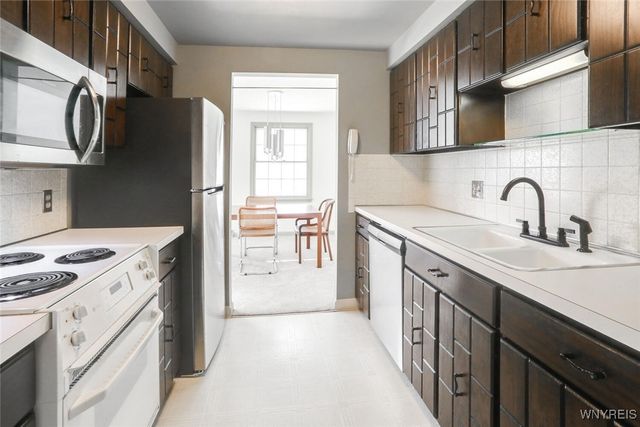 1380 Maple Road 8, Amherst, NY 14221