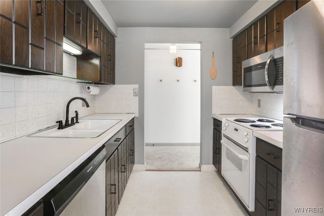 1380 Maple Road 8, Amherst, NY 14221