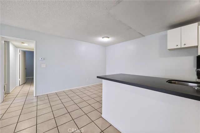 2521 W Sunflower R1, Santa Ana, CA 92704