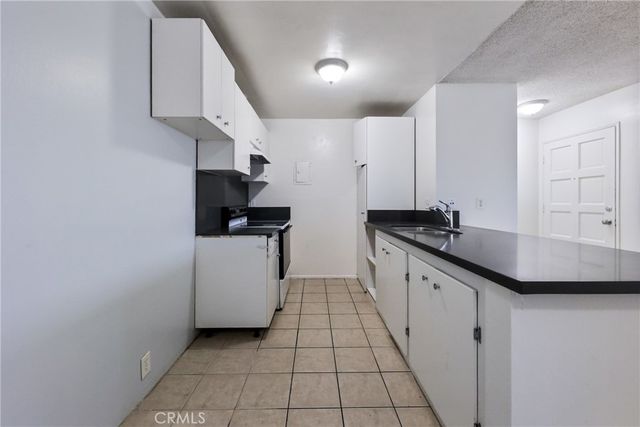 2521 W Sunflower R1, Santa Ana, CA 92704