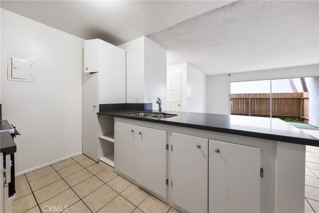 2521 W Sunflower R1, Santa Ana, CA 92704