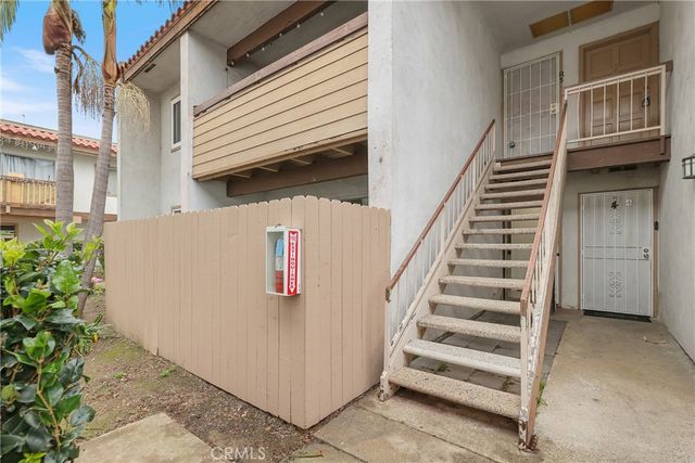 2521 W Sunflower R1, Santa Ana, CA 92704
