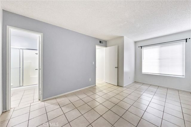 2521 W Sunflower R1, Santa Ana, CA 92704