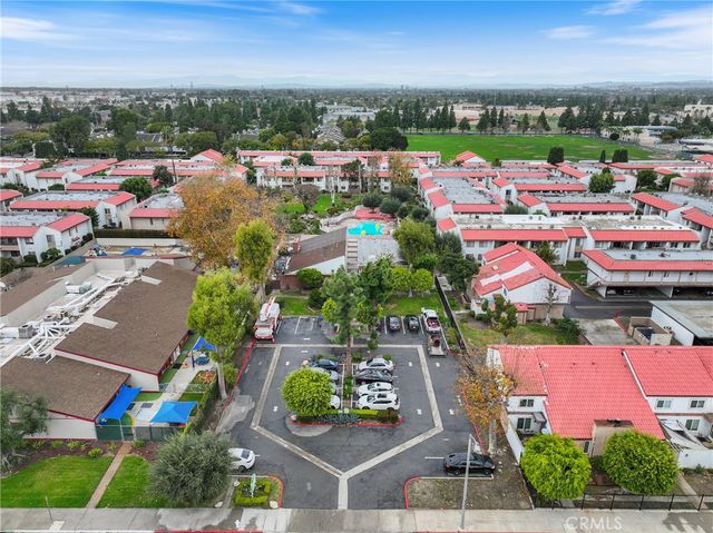 2521 W Sunflower R1, Santa Ana, CA 92704