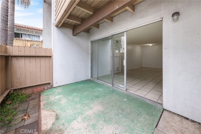 2521 W Sunflower R1, Santa Ana, CA 92704