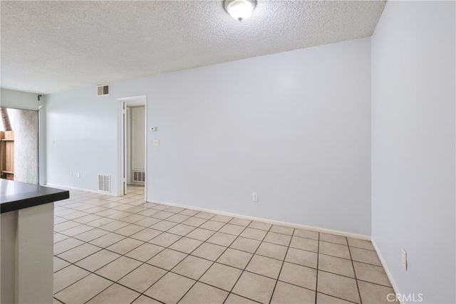 2521 W Sunflower R1, Santa Ana, CA 92704