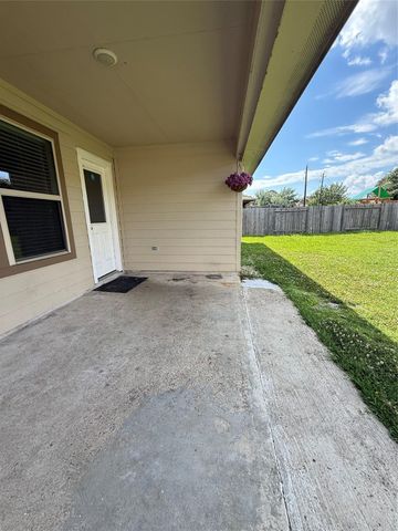 3042 Specklebelly Drive, Baytown, TX 77521