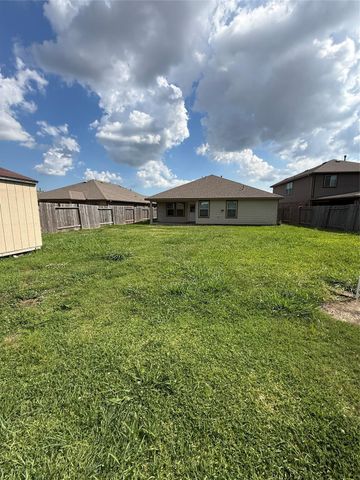 3042 Specklebelly Drive, Baytown, TX 77521