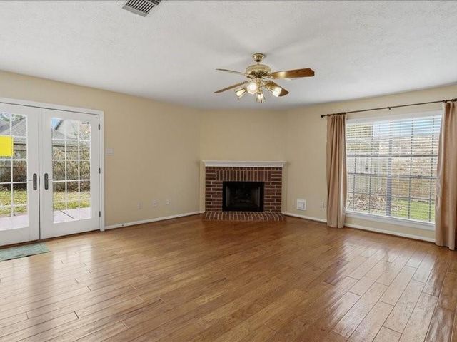 1102 Mabry Mill Road, Houston, TX 77062