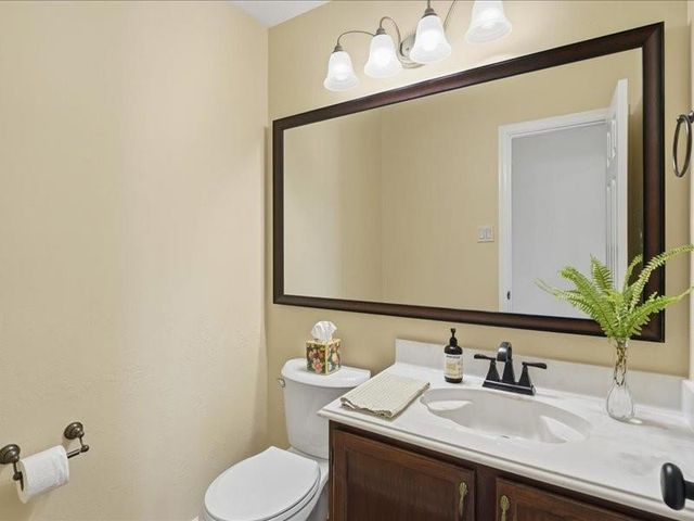 1102 Mabry Mill Road, Houston, TX 77062