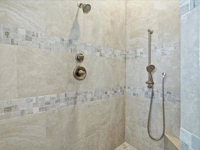 1102 Mabry Mill Road, Houston, TX 77062