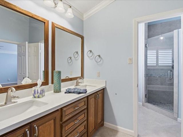 1102 Mabry Mill Road, Houston, TX 77062