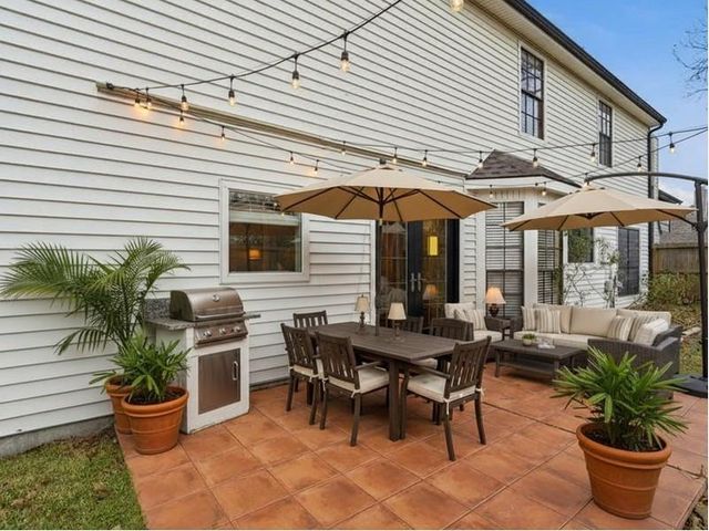 1102 Mabry Mill Road, Houston, TX 77062