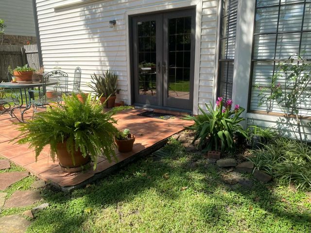 1102 Mabry Mill Road, Houston, TX 77062