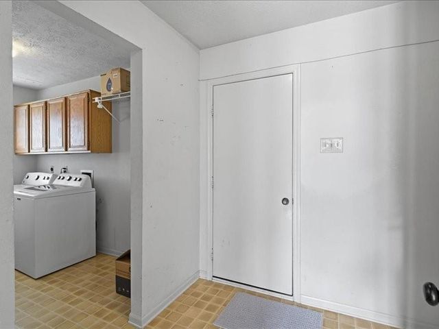 1102 Mabry Mill Road, Houston, TX 77062