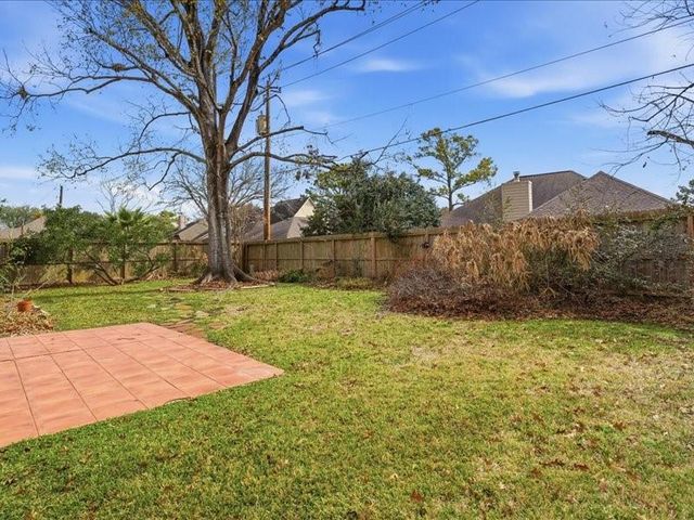 1102 Mabry Mill Road, Houston, TX 77062