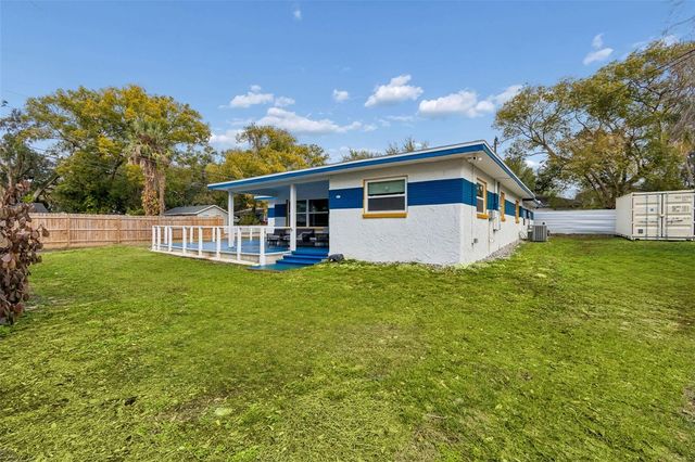 1102 E RIVER COVE STREET, Tampa, FL 33604