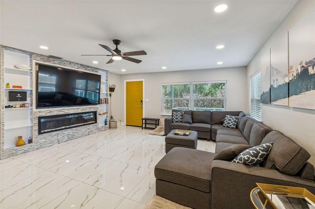 1102 E RIVER COVE STREET, Tampa, FL 33604