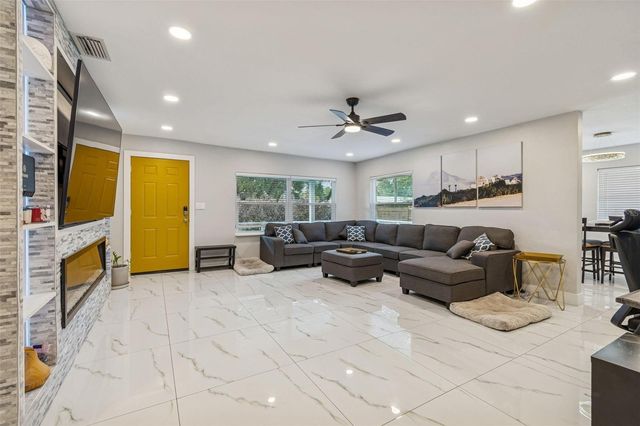 1102 E RIVER COVE STREET, Tampa, FL 33604