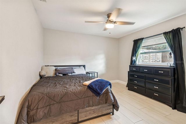 1102 E RIVER COVE STREET, Tampa, FL 33604