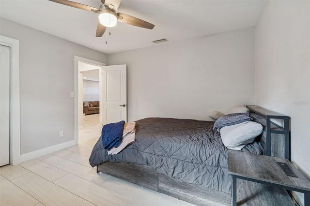 1102 E RIVER COVE STREET, Tampa, FL 33604