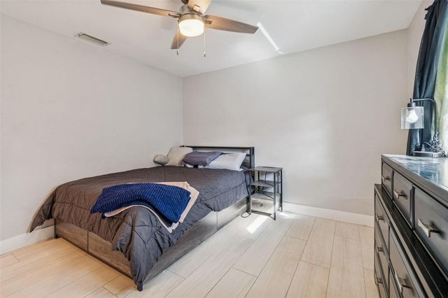 1102 E RIVER COVE STREET, Tampa, FL 33604