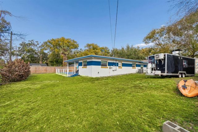 1102 E RIVER COVE STREET, Tampa, FL 33604