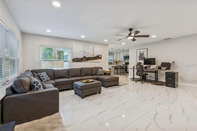 1102 E RIVER COVE STREET, Tampa, FL 33604