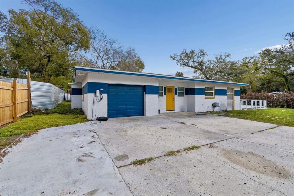 Image 2 of property listing at 1102 E RIVER COVE STREET, Tampa, FL 33604
