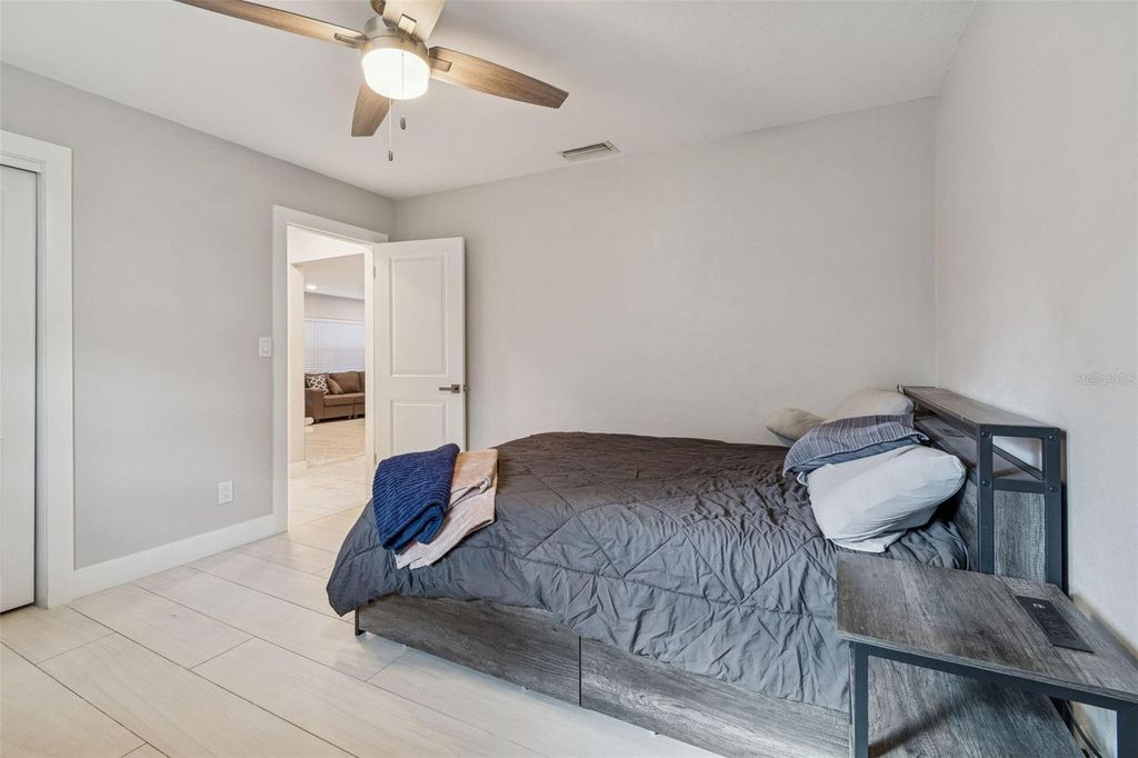 Image 14 of property listing at 1102 E RIVER COVE STREET, Tampa, FL 33604