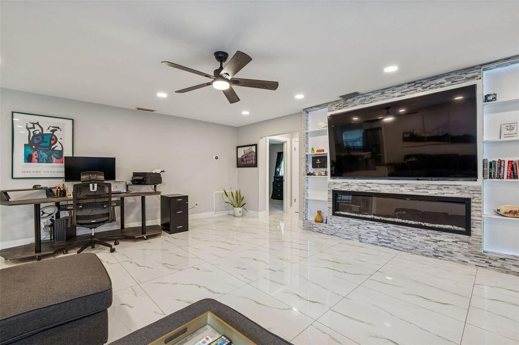 Image 18 of property listing at 1102 E RIVER COVE STREET, Tampa, FL 33604