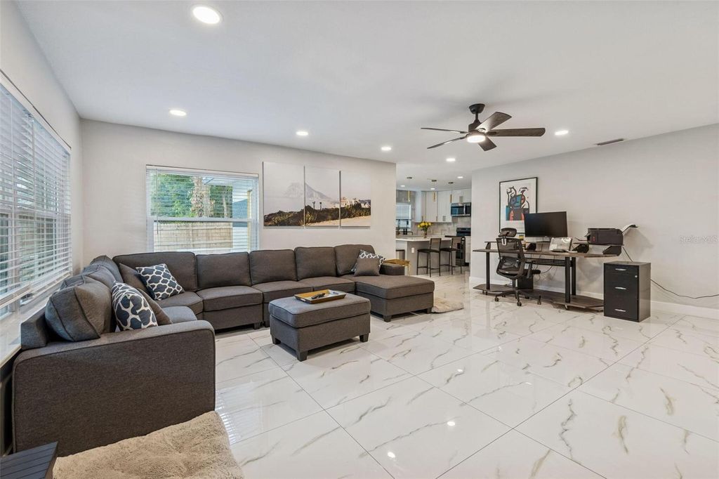 Image 21 of property listing at 1102 E RIVER COVE STREET, Tampa, FL 33604