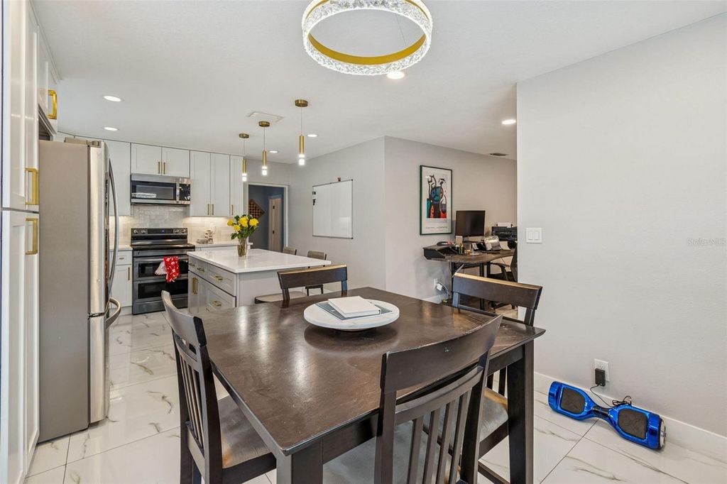 Image 23 of property listing at 1102 E RIVER COVE STREET, Tampa, FL 33604