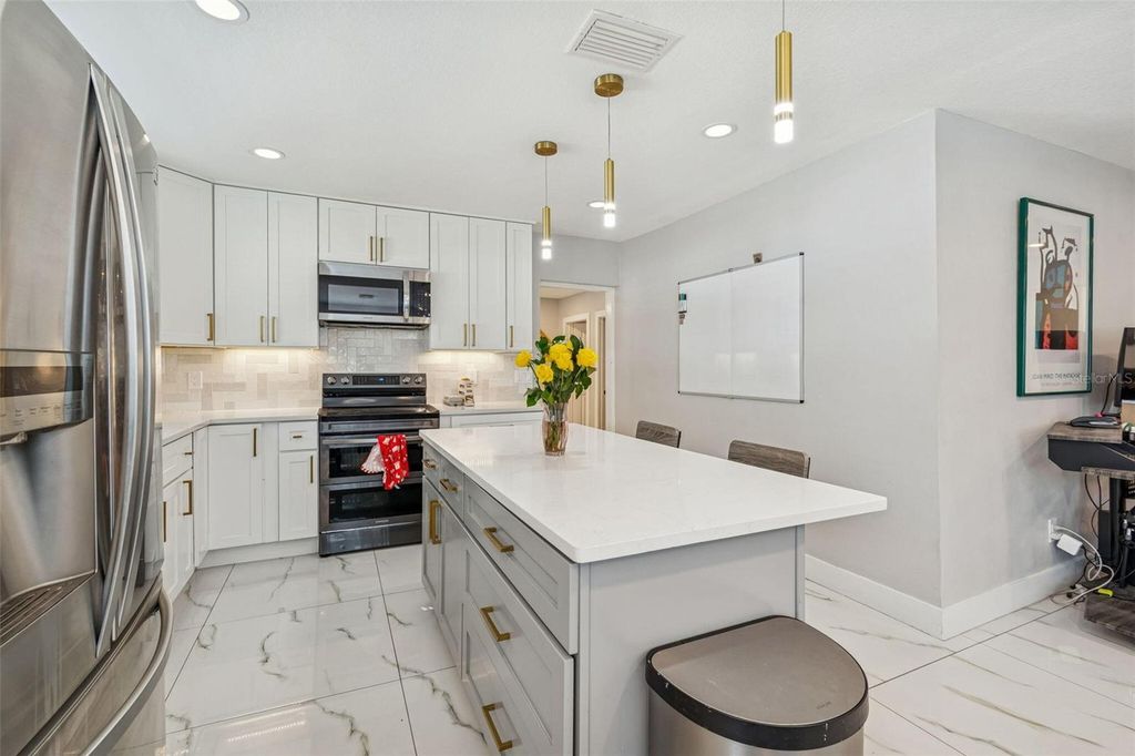 Image 26 of property listing at 1102 E RIVER COVE STREET, Tampa, FL 33604