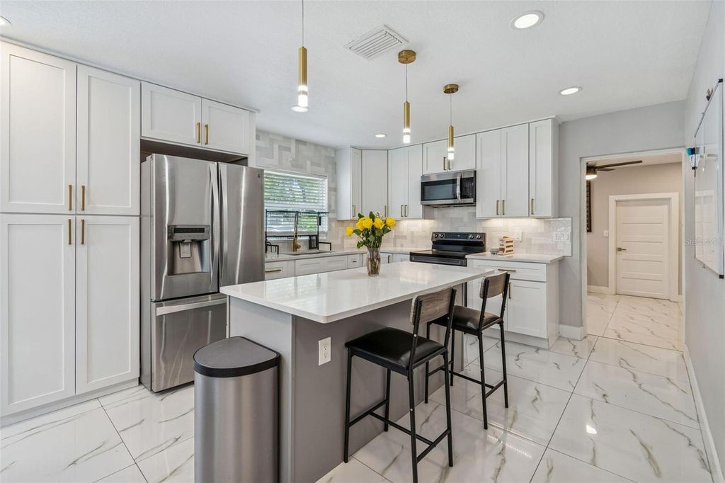 Image 27 of property listing at 1102 E RIVER COVE STREET, Tampa, FL 33604