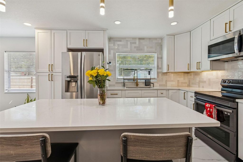 Image 28 of property listing at 1102 E RIVER COVE STREET, Tampa, FL 33604