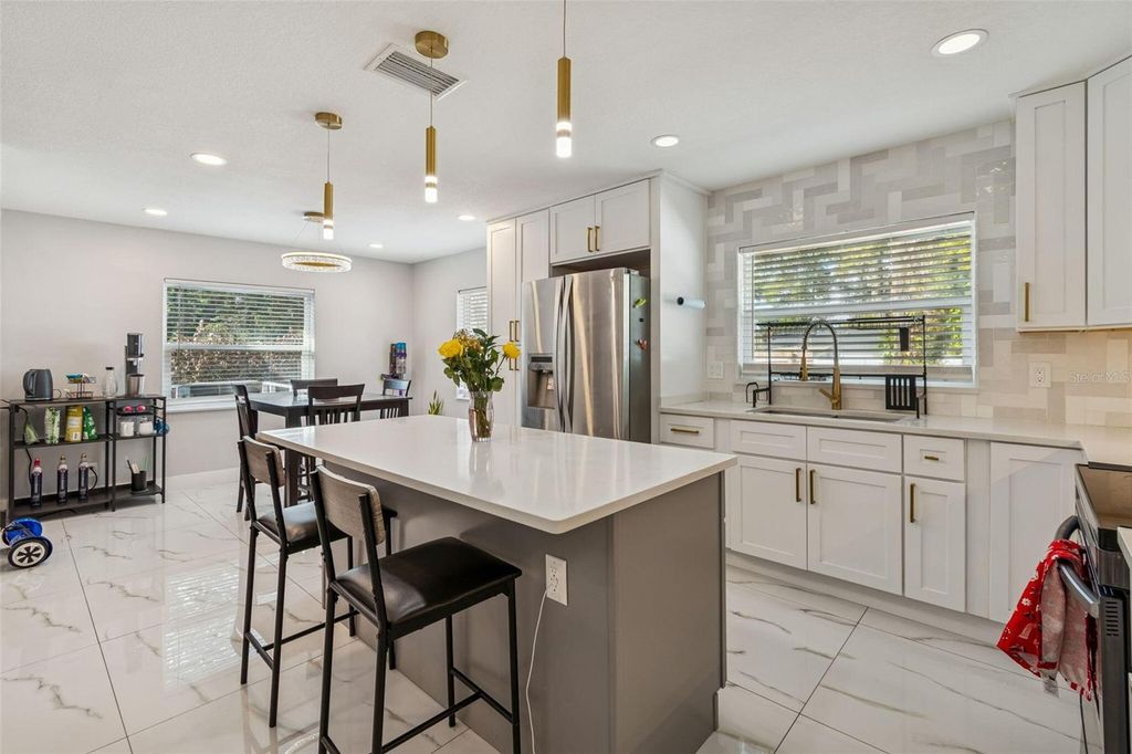 Image 29 of property listing at 1102 E RIVER COVE STREET, Tampa, FL 33604