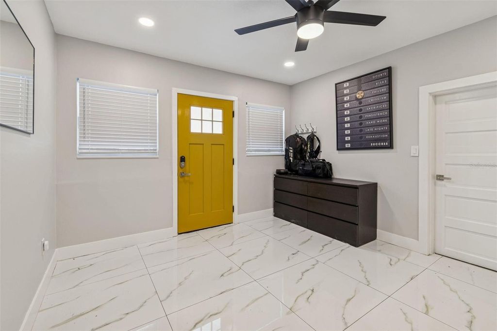 Image 34 of property listing at 1102 E RIVER COVE STREET, Tampa, FL 33604