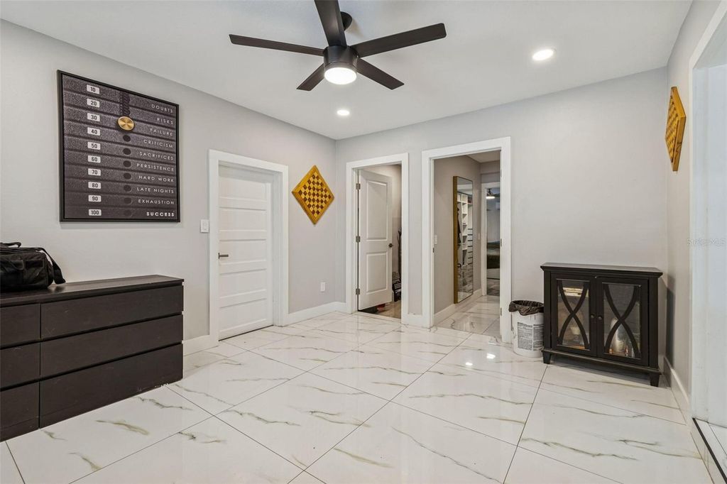 Image 36 of property listing at 1102 E RIVER COVE STREET, Tampa, FL 33604