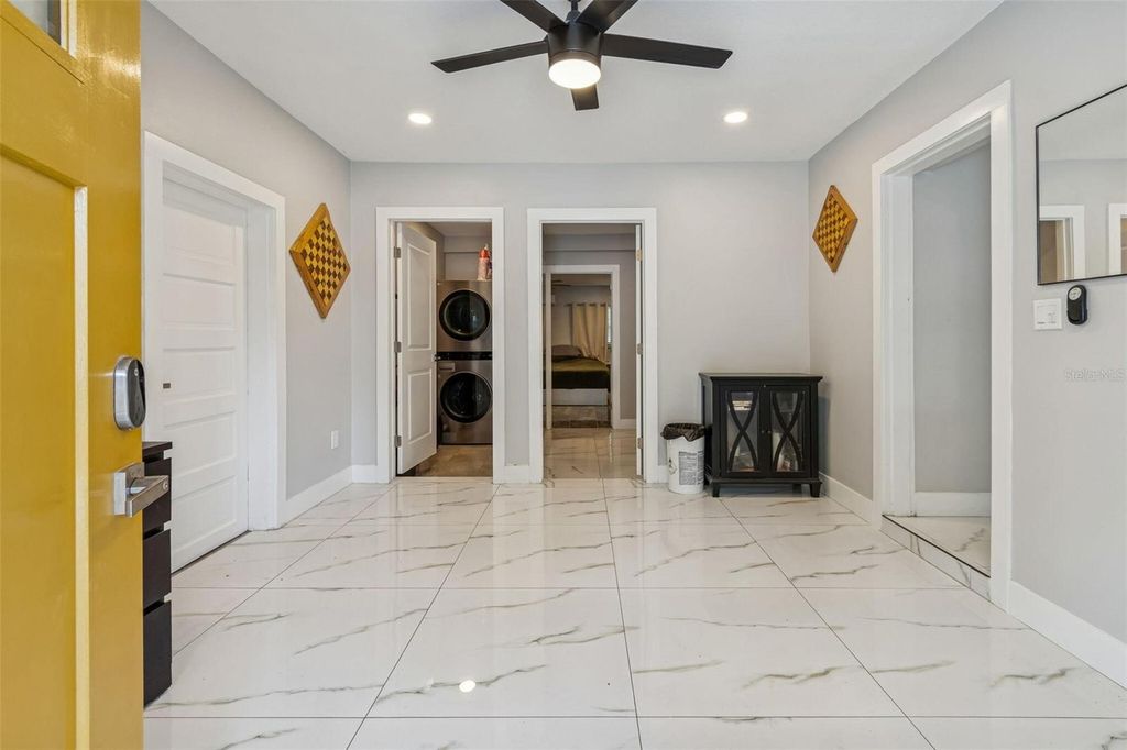 Image 39 of property listing at 1102 E RIVER COVE STREET, Tampa, FL 33604