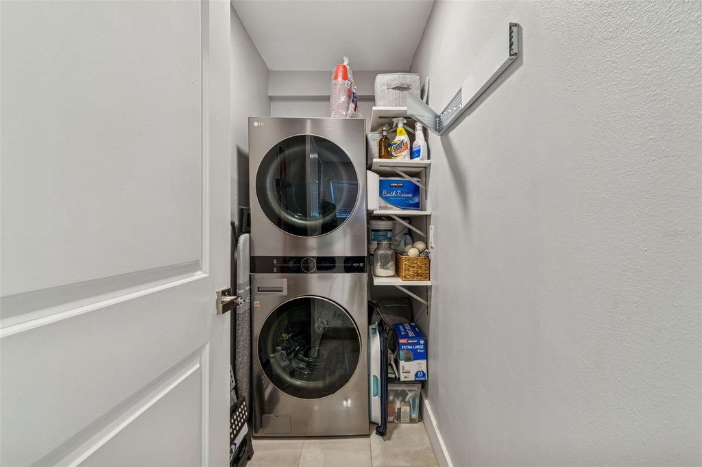 Image 40 of property listing at 1102 E RIVER COVE STREET, Tampa, FL 33604