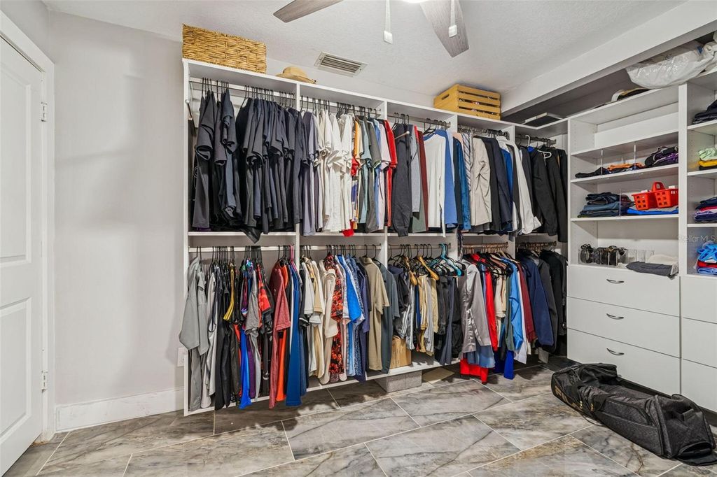 Image 41 of property listing at 1102 E RIVER COVE STREET, Tampa, FL 33604