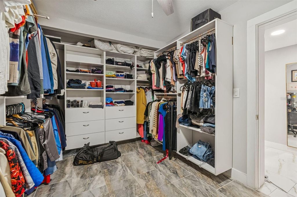 Image 43 of property listing at 1102 E RIVER COVE STREET, Tampa, FL 33604